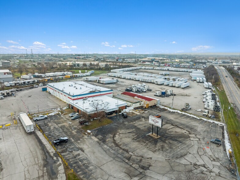 More Photos Of 1800 Progress Way, Jeffersonville Service For Lease