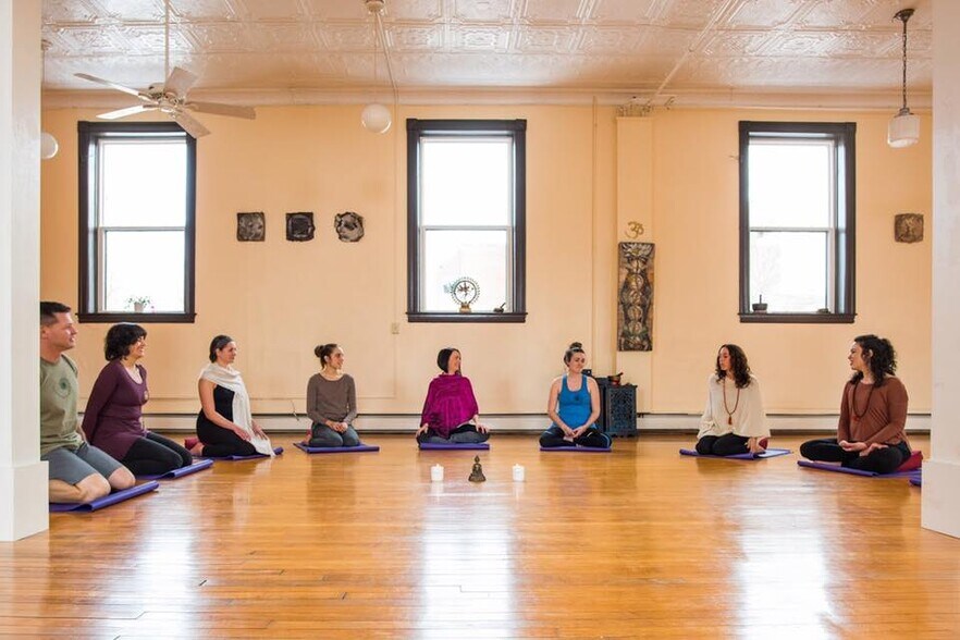 More Photos Of 17 Kellogg Ave, Amherst Storefront Retail Office For Lease