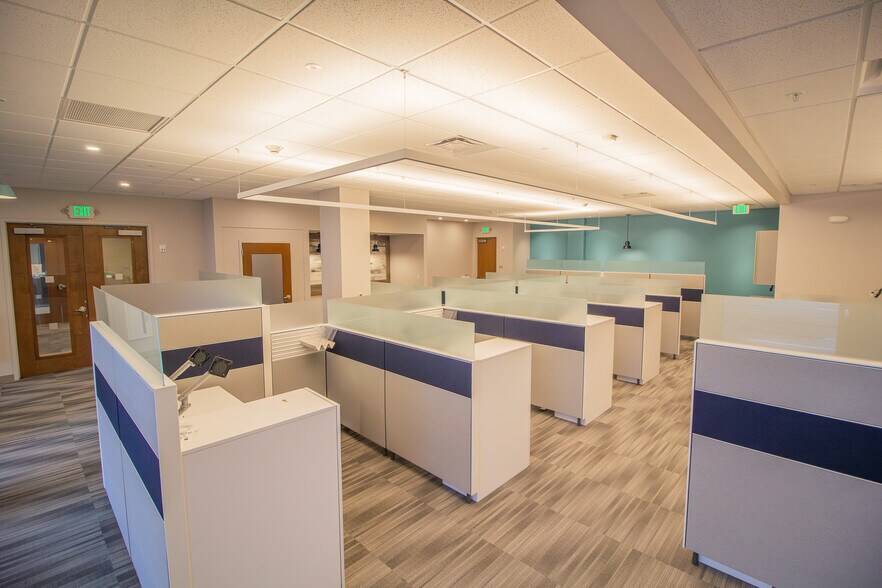 More Photos Of 1712 Route 9, Halfmoon Office For Lease