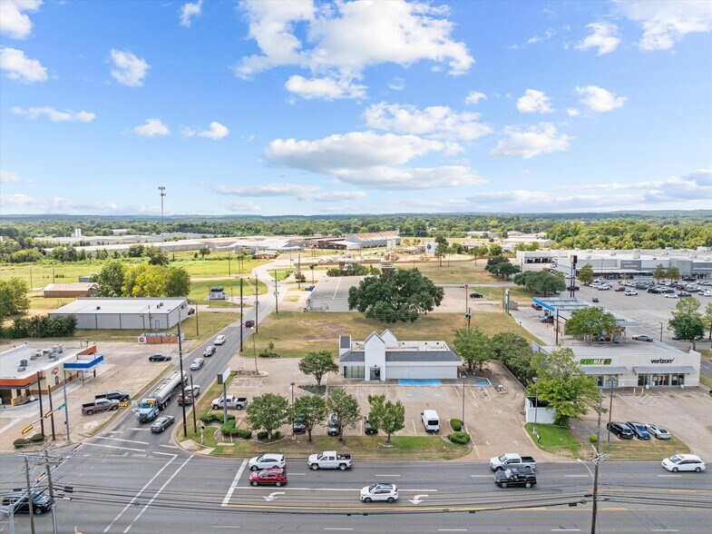 More Photos Of 1329 S Jackson St, Jacksonville Drugstore For Lease
