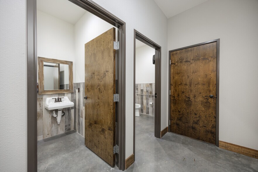 More Photos Of 299 W Eldorado Pky, McKinney Office For Sale