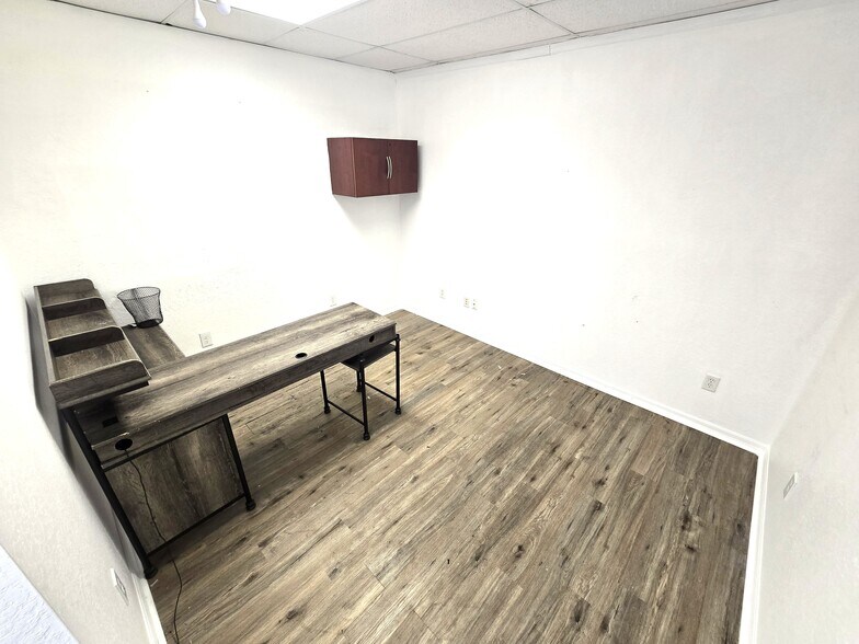 More Photos Of 7430-7448 S Us-1 Hwy, Port Saint Lucie Office For Lease