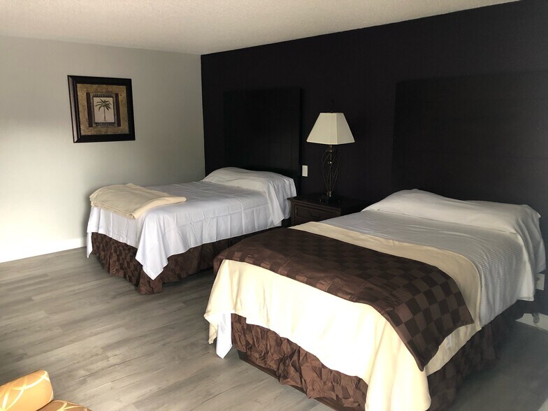 More Photos Of 2050 E Irlo Bronson Memorial Hwy, Kissimmee Hotel For Sale