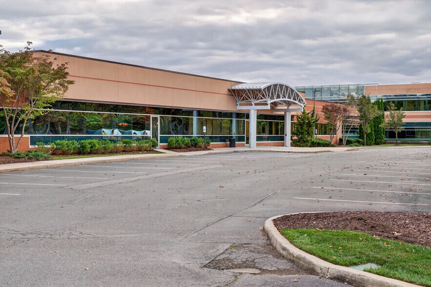 More Photos Of 6 Technology Dr, Setauket Unknown For Lease