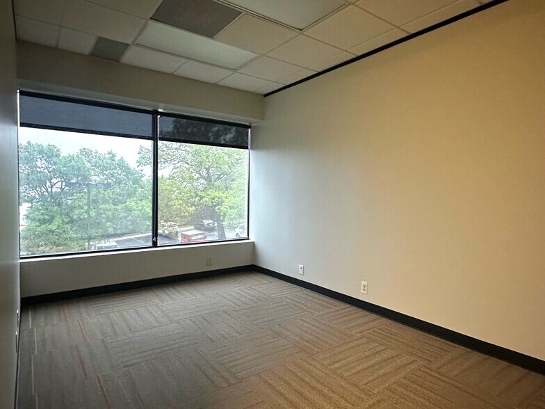 More Photos Of 1301 S Capital of Texas Hwy, West Lake Hills Office Residential For Lease