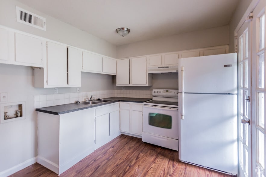 More Photos Of 2295 Candlewyck Cir, Memphis Apartments For Sale