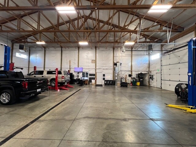 More Photos Of 405 N 1000 W, Clearfield Warehouse For Sale