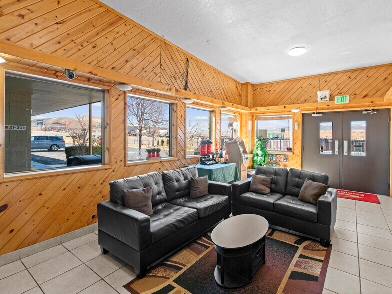 More Photos Of 1225 S State St, Salina Hotel For Sale