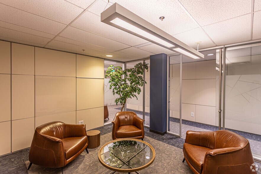 More Photos Of 11150 Jasper Av NW, Edmonton Coworking Space