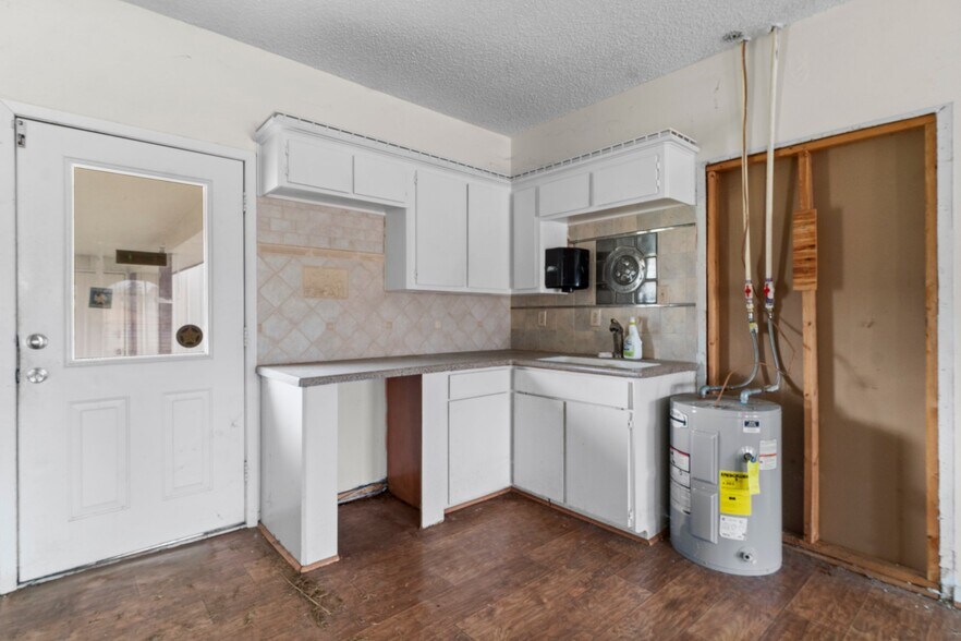 More Photos Of 6738 US Highway 190 E, Livingston Convenience Store For Sale