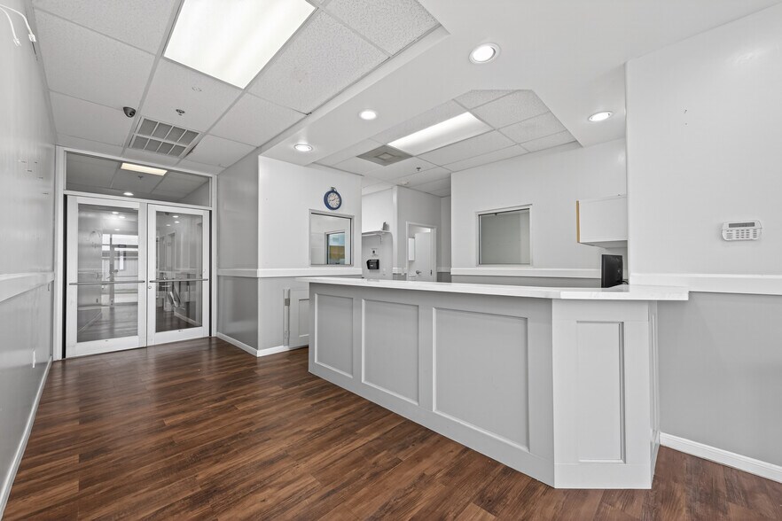 More Photos Of 8525 Queenston Blvd, Houston Freestanding For Sale