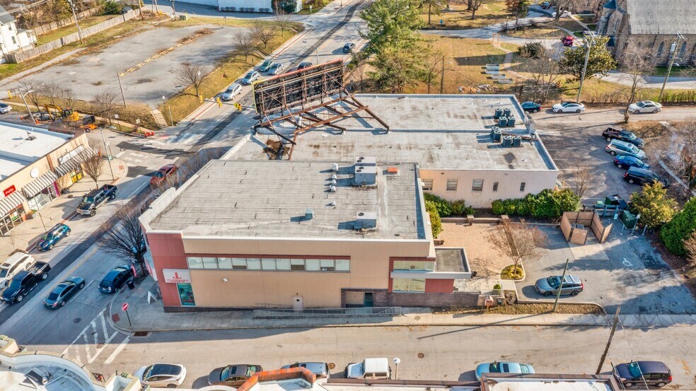 More Photos Of 5900 York Rd, Baltimore Storefront Retail Office For Sale