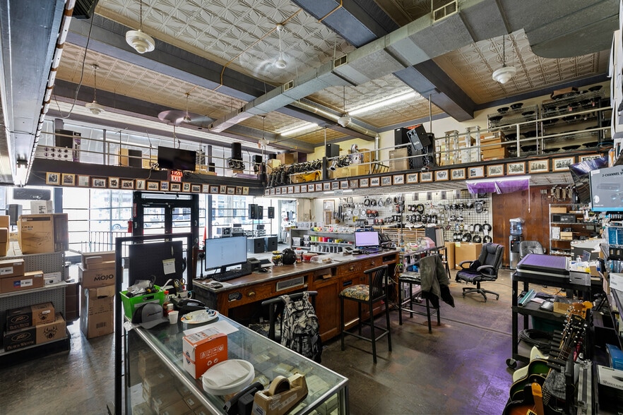 More Photos Of 310 W Broad St, Richmond Storefront For Sale