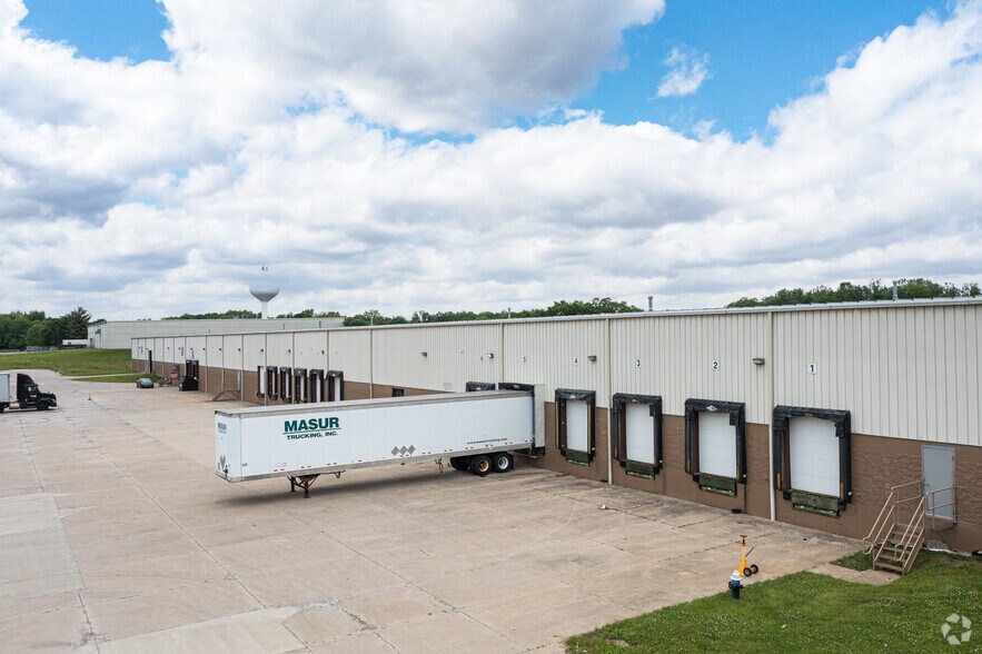 More Photos Of 119 Northeast Dr, Loveland Warehouse For Sale