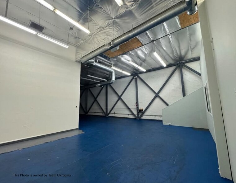 More Photos Of 2610-2622 E Foothill Blvd, Pasadena Warehouse For Lease