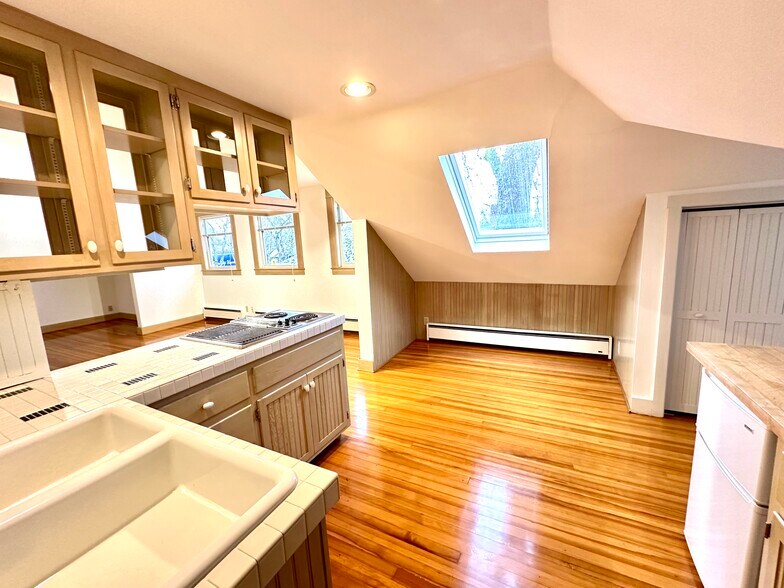 More Photos Of 1442 Pearl St, Eugene Office For Lease