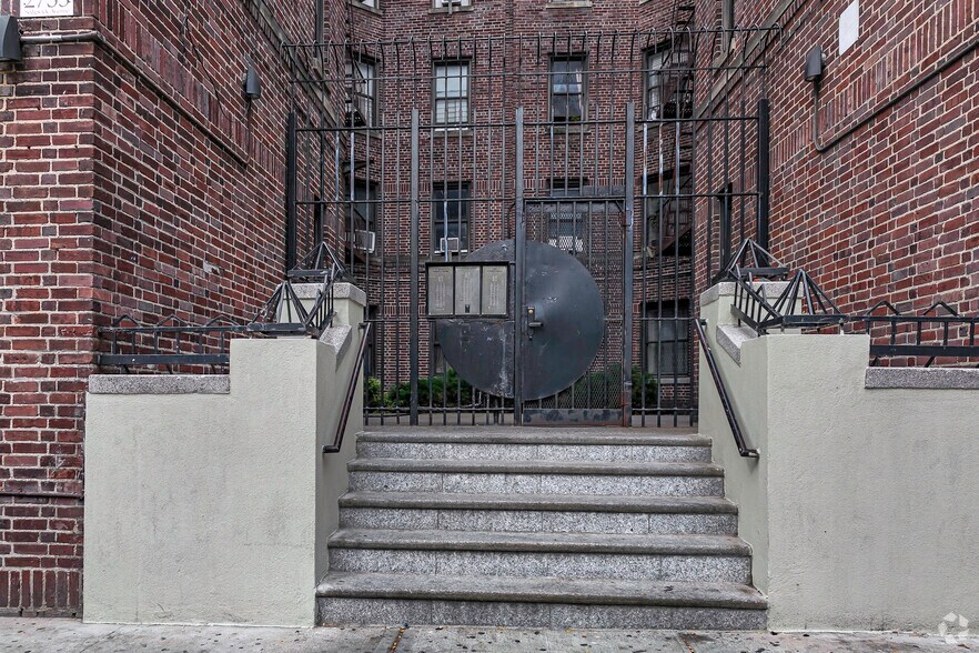 More Photos Of 2719 Sedgewick Avenue, Bronx Apartments For Lease