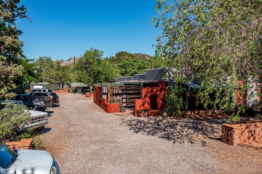 More Photos Of 110 Oak Creek Blvd, Sedona Specialty For Sale