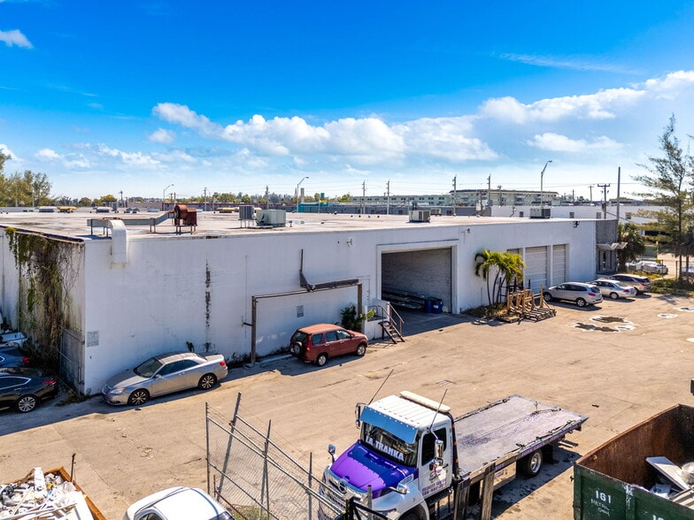 More Photos Of 7620 W 2nd Ct, Hialeah Unknown For Lease