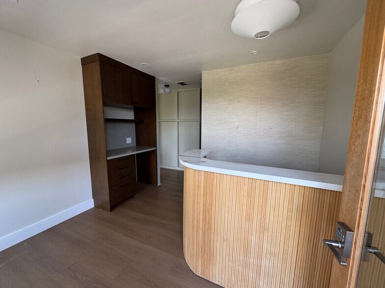 More Photos Of 318 9th St, Del Mar Medical For Lease