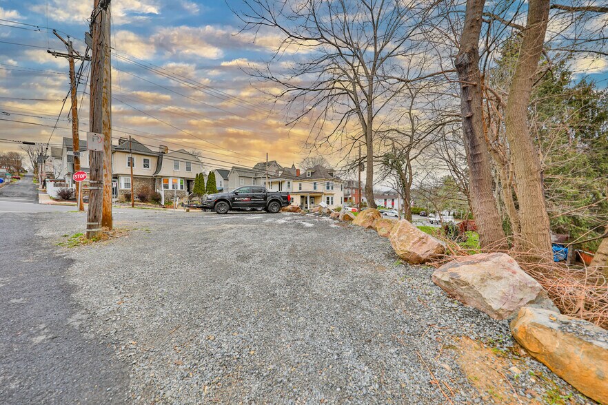 More Photos Of 915 Northampton St, Easton General Retail For Sale