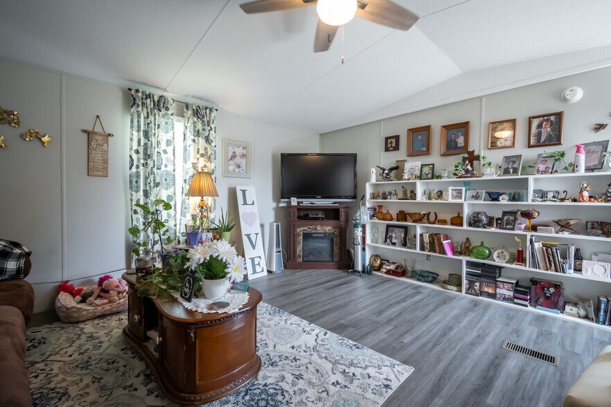 More Photos Of 3655 Neese Commerce Rd, Hull Multifamily For Sale