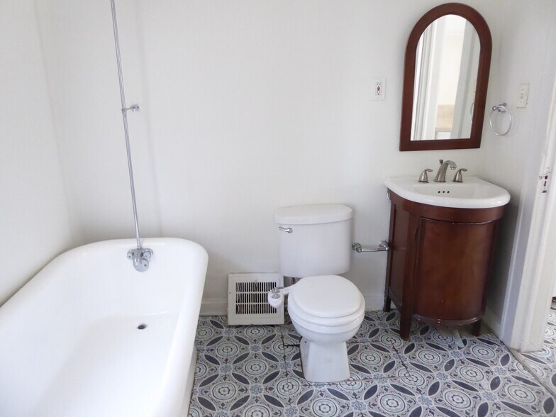 More Photos Of 1327 W 67th St, Cleveland Apartments For Sale