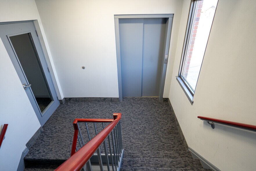 More Photos Of 55 Town Line Rd, Wethersfield Medical For Lease