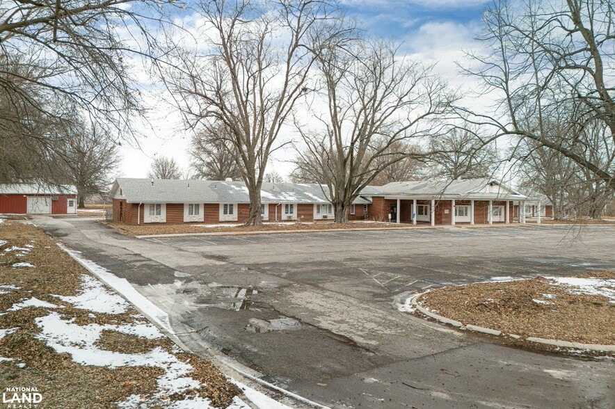 More Photos Of 300 Cedar St, Tarkio Skilled Nursing Facility For Sale