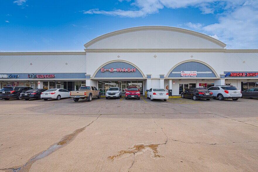 More Photos Of 8002-8138 Boone Rd, Houston Storefront For Sale