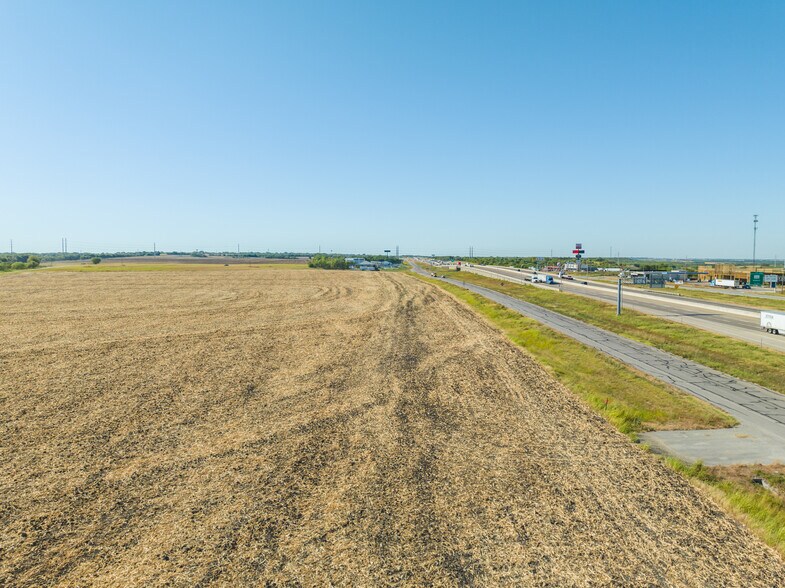 More Photos Of I-35 W / HCR 3115, Abbott Land For Sale