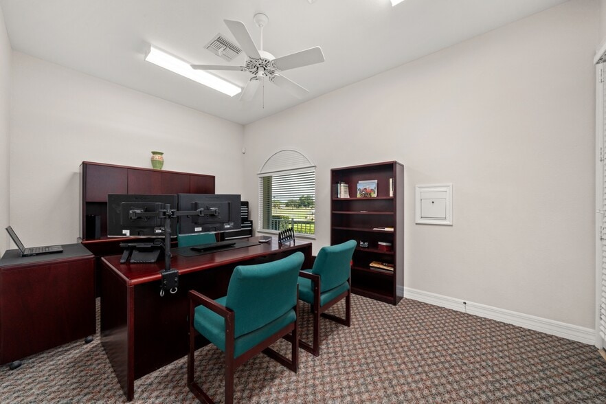 More Photos Of 405 W Interlake Blvd, Lake Placid Office For Sale