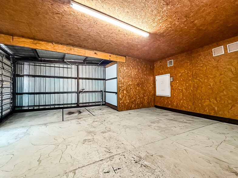 More Photos Of 3801 Saturn Rd, Corpus Christi Warehouse For Sale