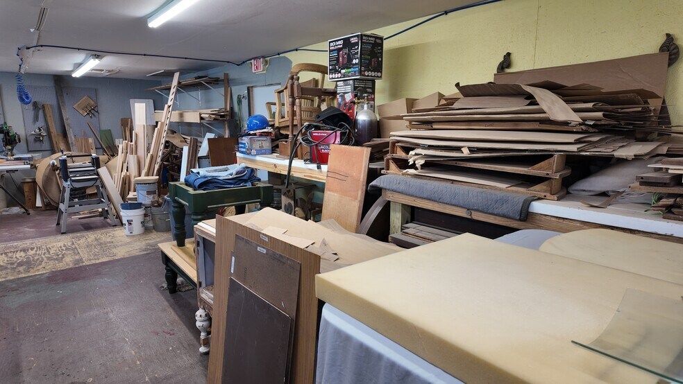 More Photos Of 5467 N Main St, Joplin Freestanding For Sale