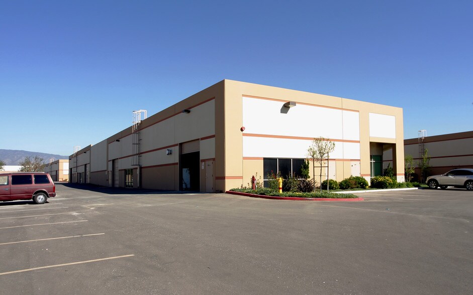 More Photos Of 800 S Rochester Ave, Ontario Warehouse For Lease