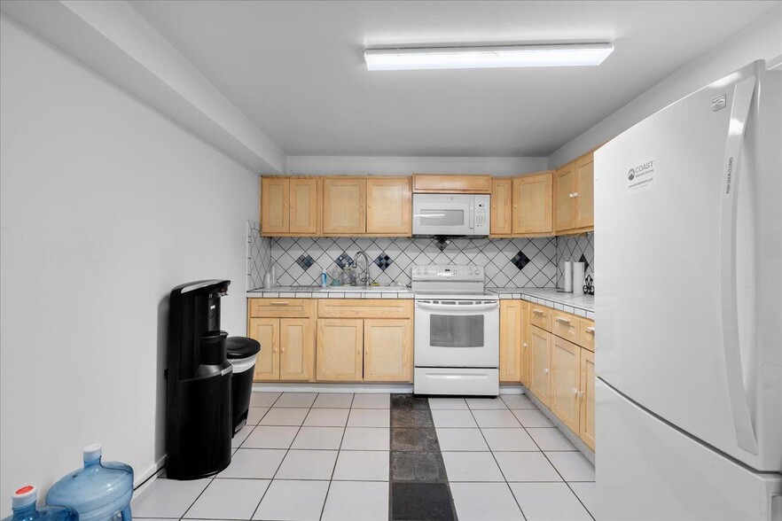 More Photos Of 3814 W 139th St, Hawthorne Warehouse For Sale