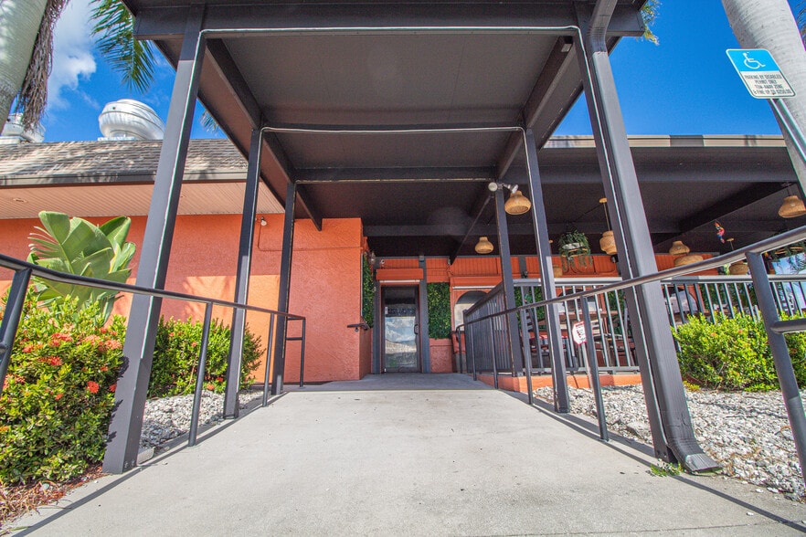 More Photos Of 4400 Hancock Bridge Pky, North Fort Myers Restaurant For Sale
