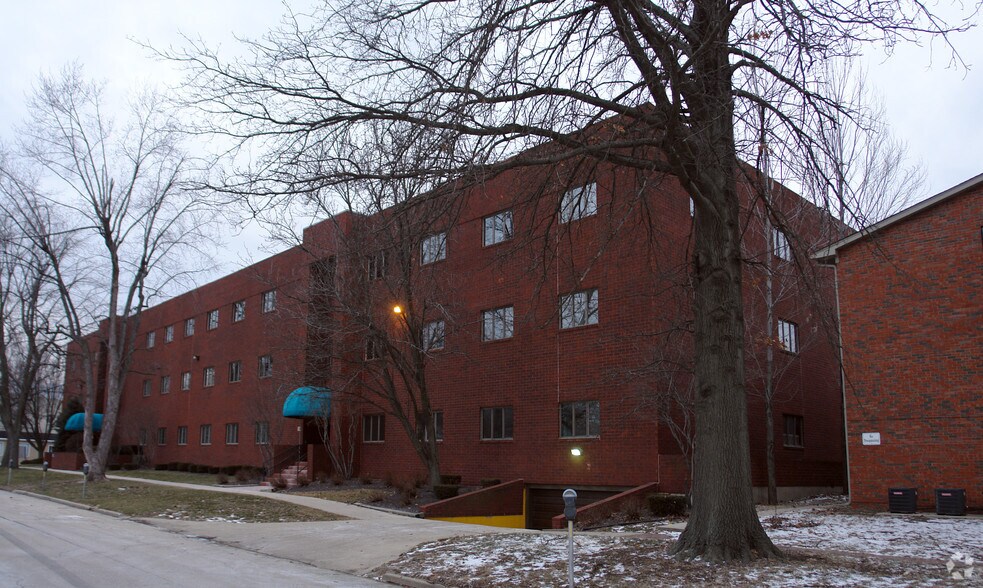 More Photos Of 509-511 W Capitol Ave, Springfield Office For Sale