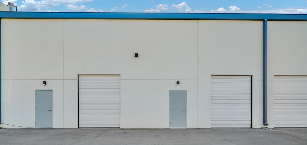 More Photos Of 1000 Diesel Dr, El Paso Light Distribution For Lease