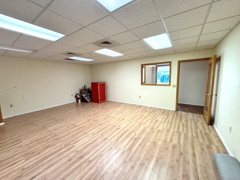 More Photos Of 1118 S Park St, Madison Office For Lease