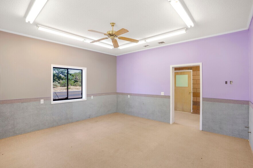 More Photos Of 140 Central St, Colorado City Office For Sale