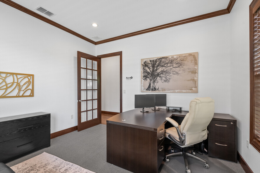 More Photos Of 6115 New Copeland Rd, Tyler Medical For Sale