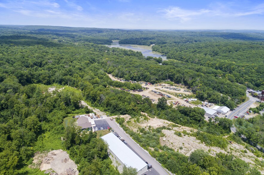 More Photos Of 412 Maple Ave, Uncasville Service For Lease