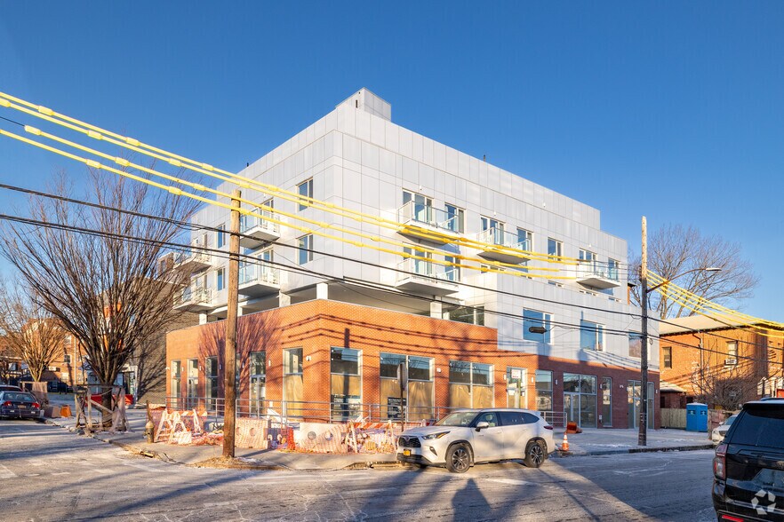 Primary Photo Of 150-23 Barclay Ave, Flushing Apartments For Lease