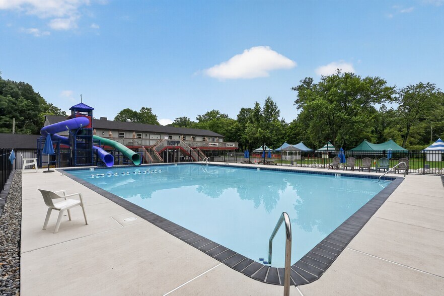More Photos Of 13 Beaver St, Hulmeville Swimming Pool For Sale