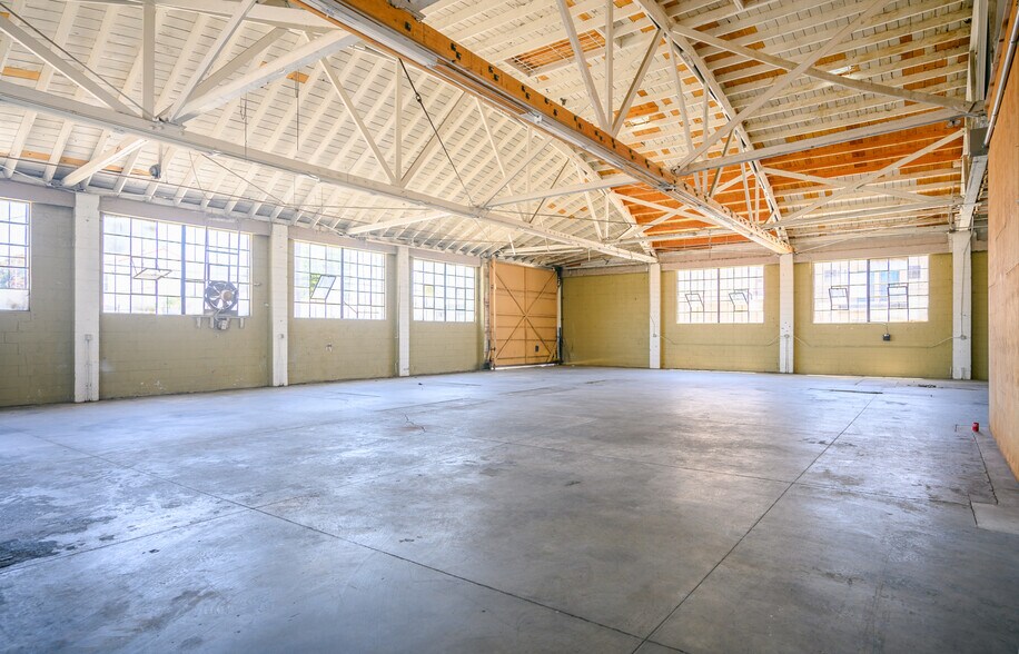 More Photos Of 7312-7318 S Western Ave, Los Angeles Auto Repair For Sale