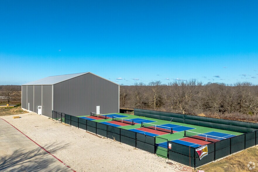 More Photos Of 9943 FM 1385, Pilot Point Sports And Entertainment For Lease