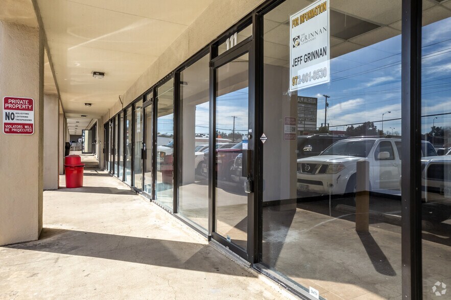 More Photos Of 10725-10729 Audelia Rd, Dallas Unknown For Lease