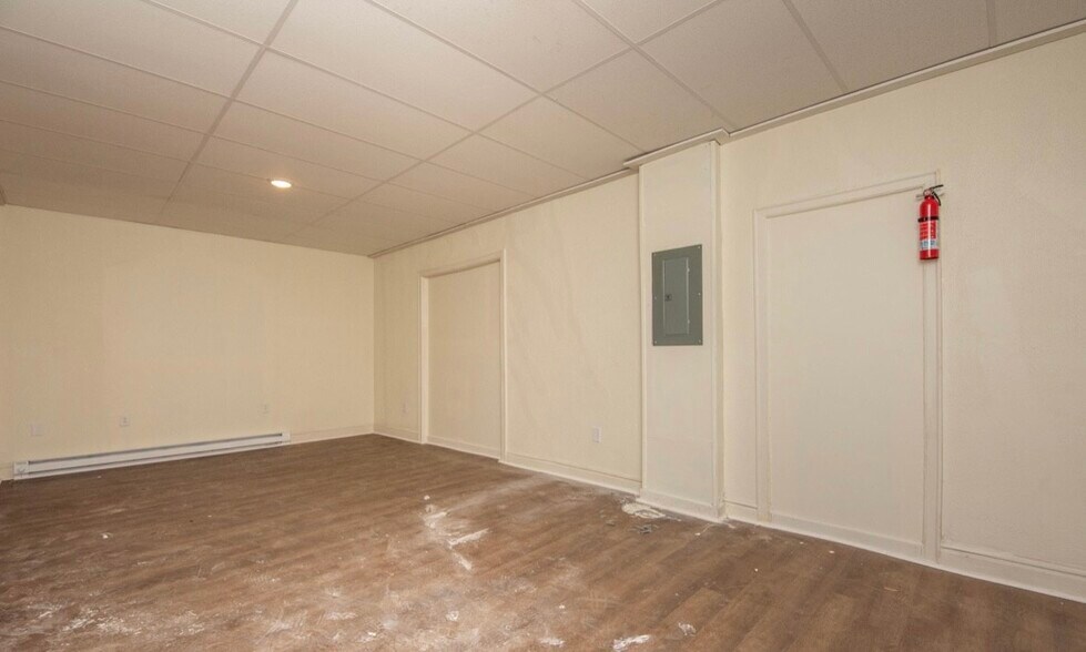 More Photos Of 16-20 E Main St, Plymouth Storefront Retail Residential For Sale