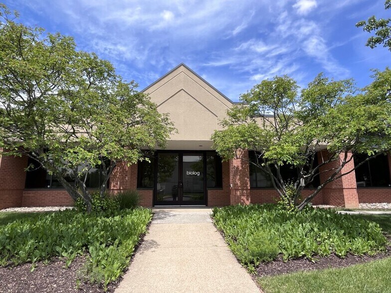 More Photos Of 225 Corporate Blvd, Newark Medical For Lease